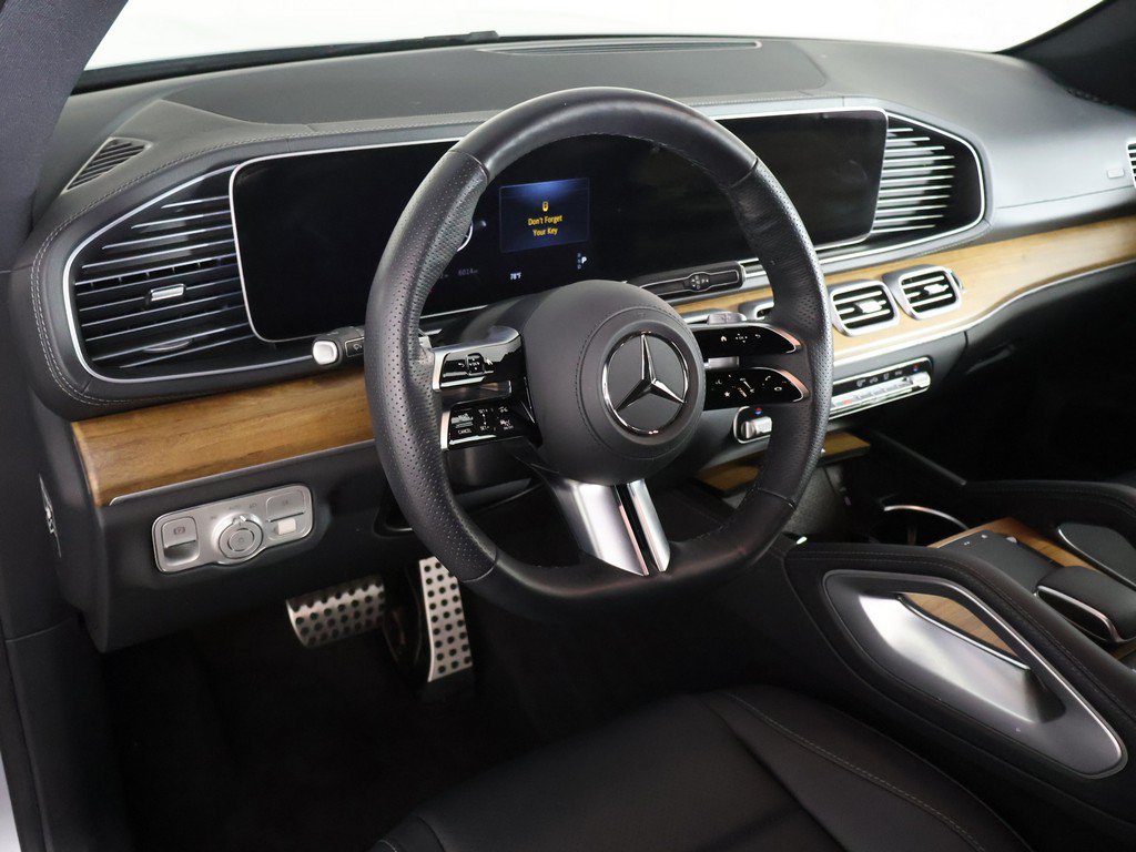 Used 2025 Mercedes-Benz GLS 450 4MATIC w/ AMG Line Exterior image 33