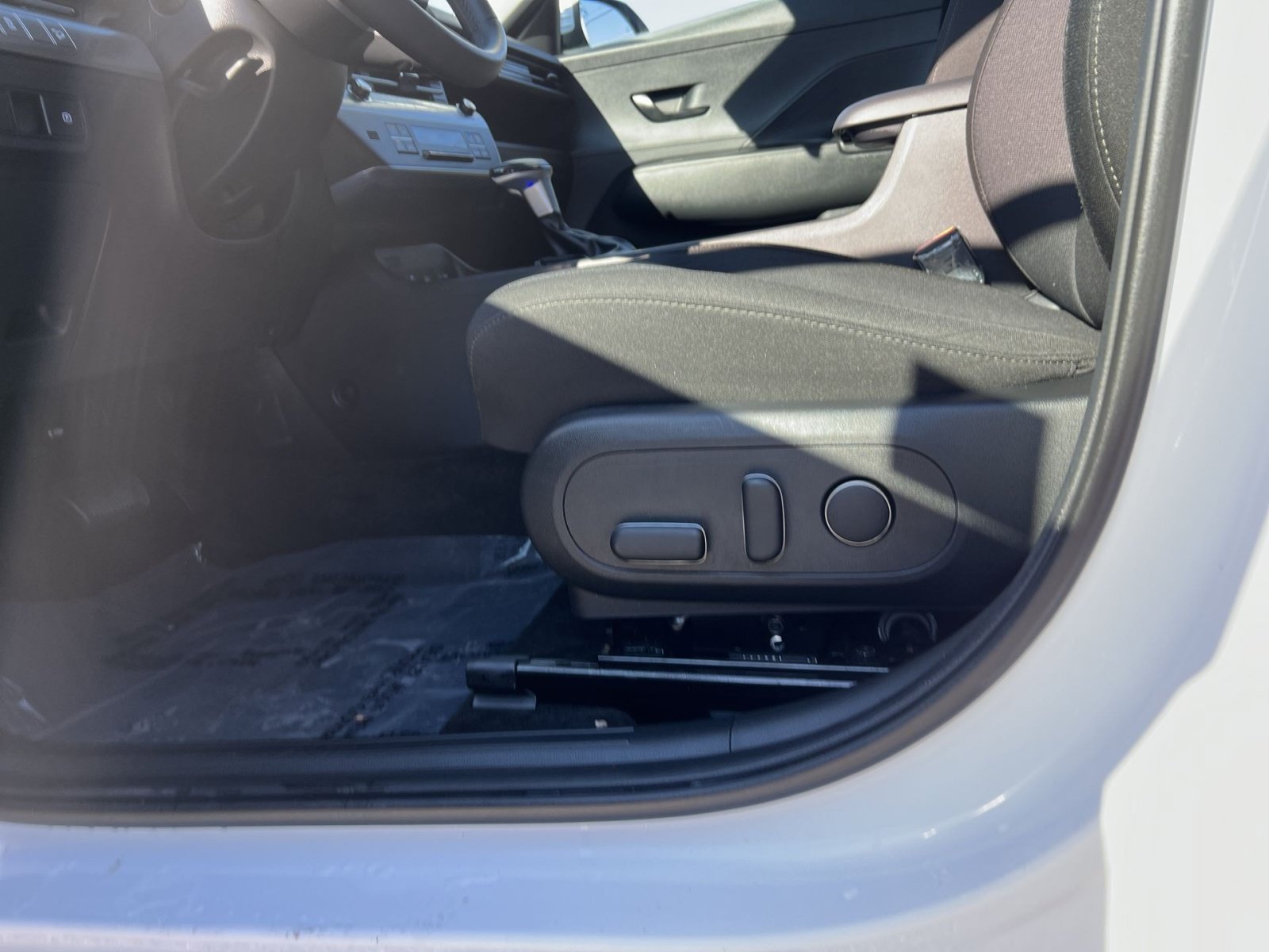 Used 2025 Hyundai Kona SEL FWD image 14