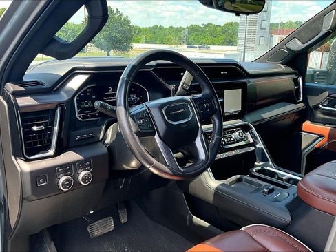 Used 2024 GMC Sierra 3500 Denali Ultimate AWD/4WD image 5