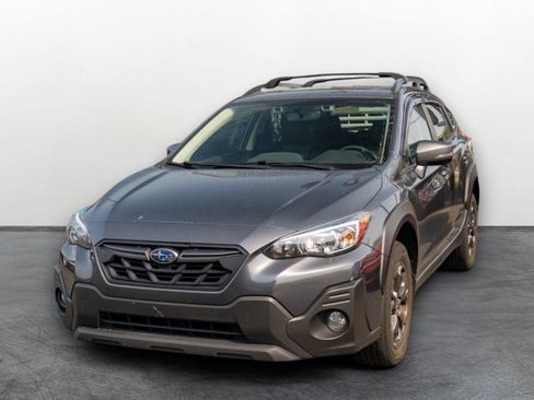 Used 2022 Subaru Crosstrek 2.5i Sport w/ Moonroof Package AWD/4WD image 3