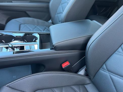 New 2026 Volkswagen Atlas SE FWD image 30