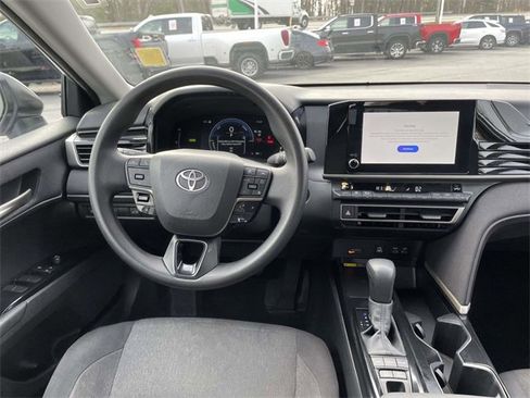 Used 2025 Toyota Camry LE image 14