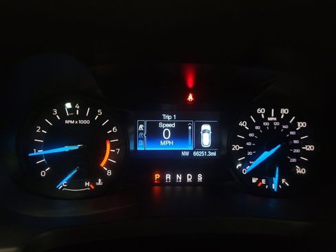 Used 2018 Ford Explorer XLT image 23