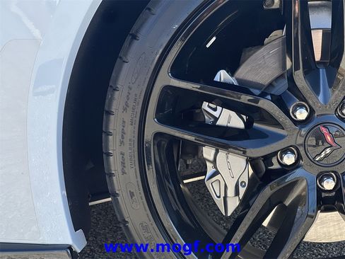 Used 2019 Chevrolet Corvette Stingray Coupe w/ Battery Protection Package image 30