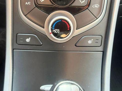 Used 2014 Hyundai Elantra w/ Option Group 2 FWD image 22