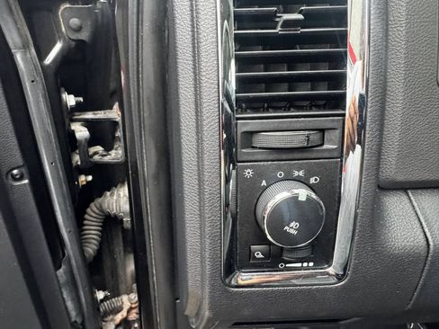 Used 2010 Dodge Ram 1500 Truck Laramie AWD/4WD image 21