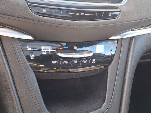 Used 2017 Cadillac XT5 Platinum w/ Driver Assist Package image 16