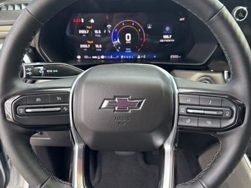 Used 2025 Chevrolet Colorado ZR2 w/ Midnight Edition image 18