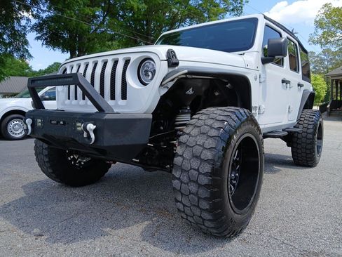 Used 2019 Jeep Wrangler Unlimited Sport S image 2