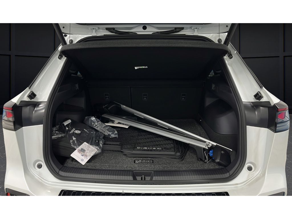Used 2026 Volkswagen Tiguan SEL R-Line AWD/4WD image 26