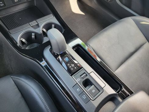 Used 2024 Toyota Prius XLE FWD image 17
