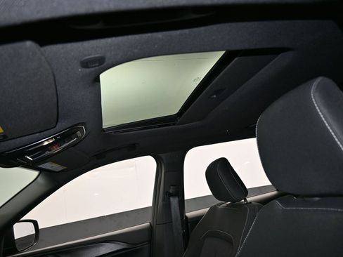 Used 2024 Jeep Grand Cherokee L Laredo image 11