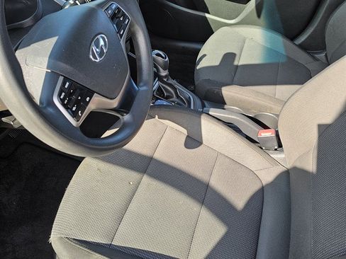 Used 2018 Hyundai Accent SE image 5