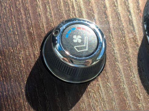 Used 2011 INFINITI M37 x w/ Deluxe Touring Pkg image 9