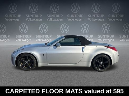 Used 2008 Nissan 350Z Touring image 2