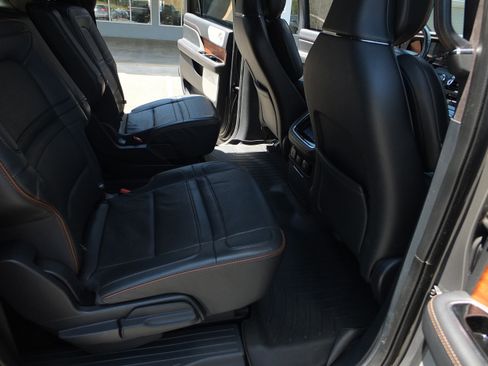 Used 2022 Lincoln Navigator L Black Label AWD/4WD image 15