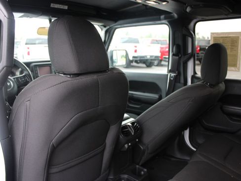 Used 2019 Jeep Wrangler Unlimited Sport S AWD/4WD image 26