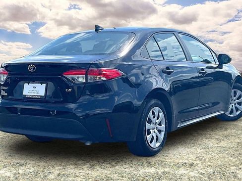 Used 2023 Toyota Corolla LE image 5