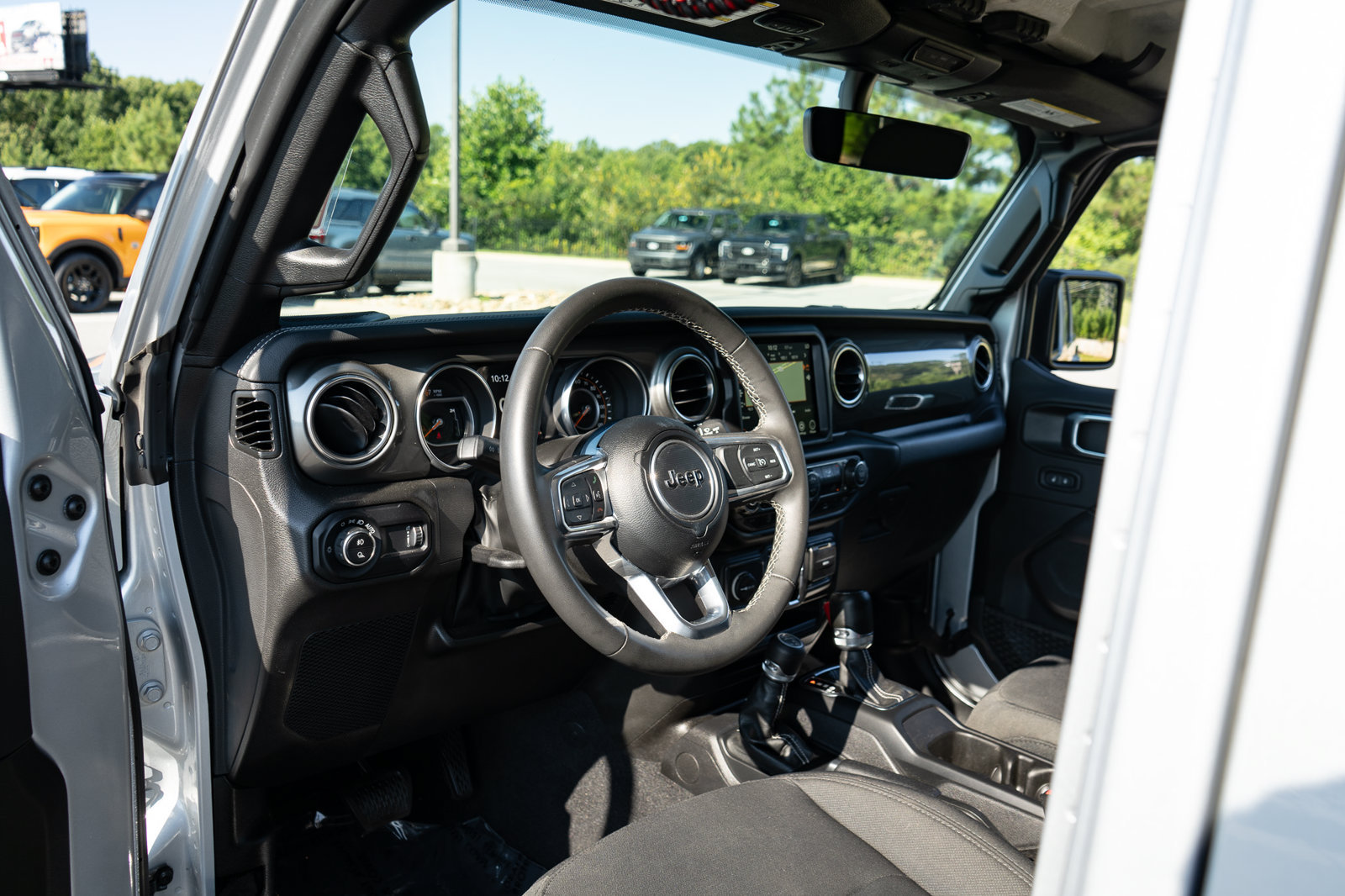 Used 2023 Jeep Gladiator Overland AWD/4WD image 13