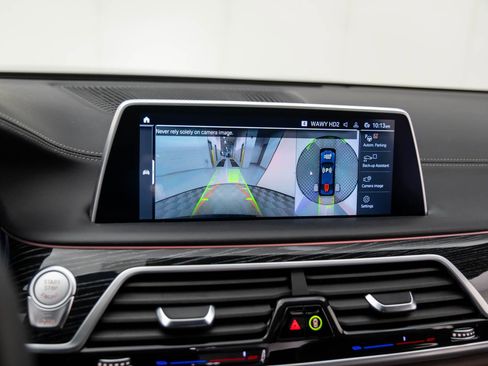 Certified 2022 BMW 750i xDrive w/ Luxury Rear Seating Package image 29