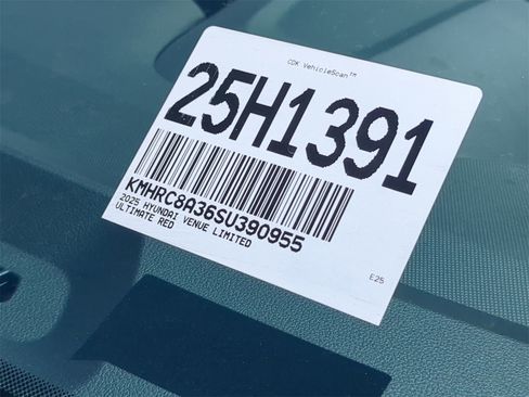 New 2025 Hyundai Venue Limited image 33