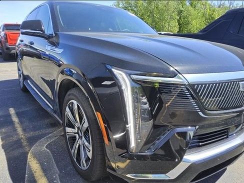 Used 2025 Cadillac Escalade IQ Luxury 2 w/ LPO, Premium Carpet Package AWD/4WD image 1