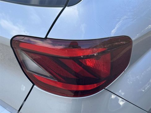 Used 2022 Hyundai Venue SEL w/ Cargo Package image 6