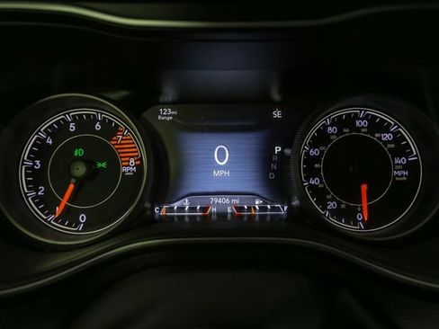 Used 2019 Jeep Cherokee Limited AWD/4WD image 34