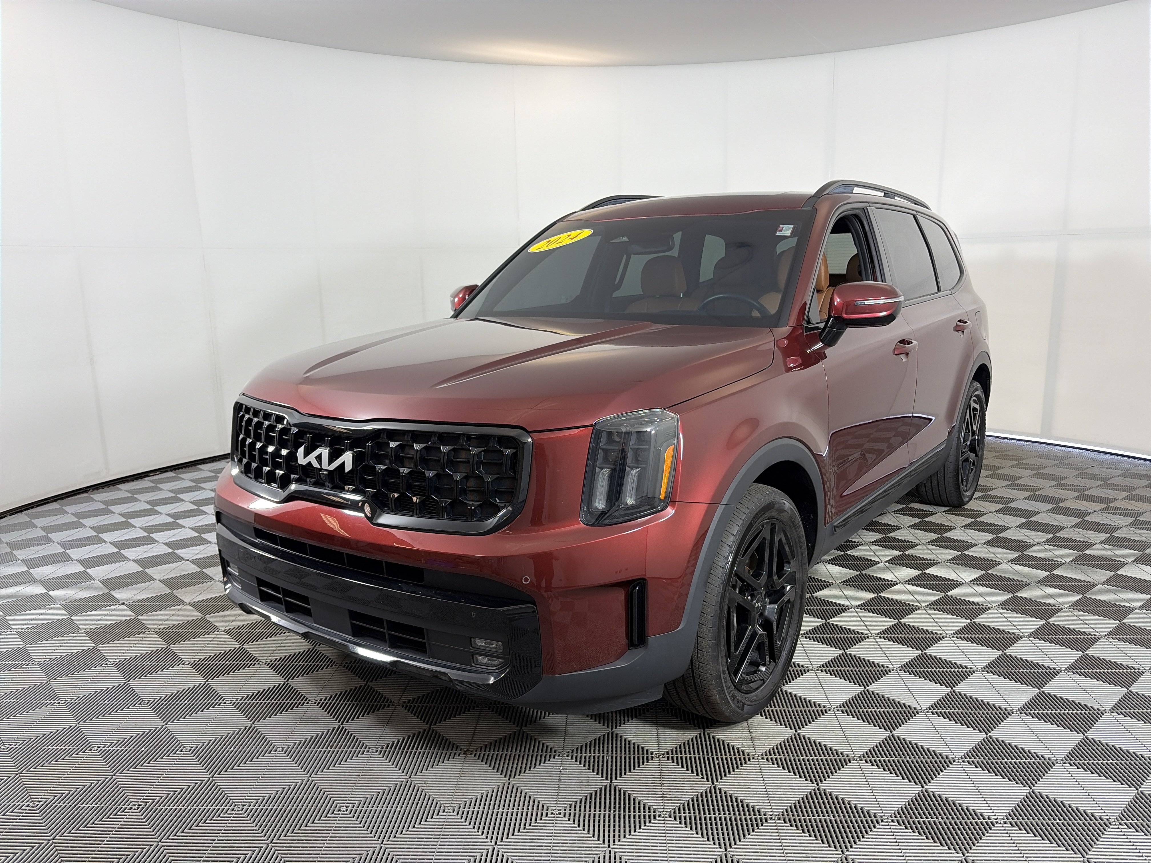 Certified 2024 Kia Telluride SX X-Line AWD/4WD image 2