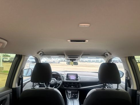 Used 2023 Nissan Rogue SV FWD image 29