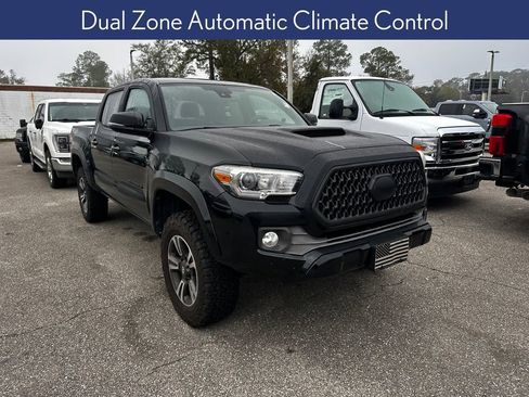 Used 2019 Toyota Tacoma TRD Sport image 7