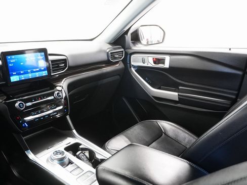 Used 2023 Ford Explorer Limited w/ Equipment Group 301A image 18