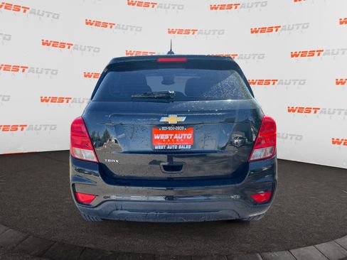 Used 2021 Chevrolet Trax LS FWD image 4