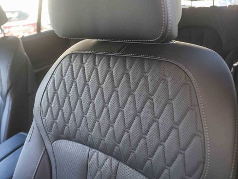 Certified 2025 BMW X5 M60i w/ Executive Package image 21