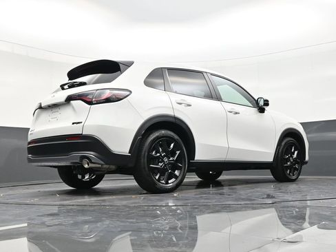 Used 2025 Honda HR-V Sport image 25