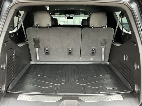 Used 2023 Chevrolet Suburban RST w/ Sport Performance Package image 34