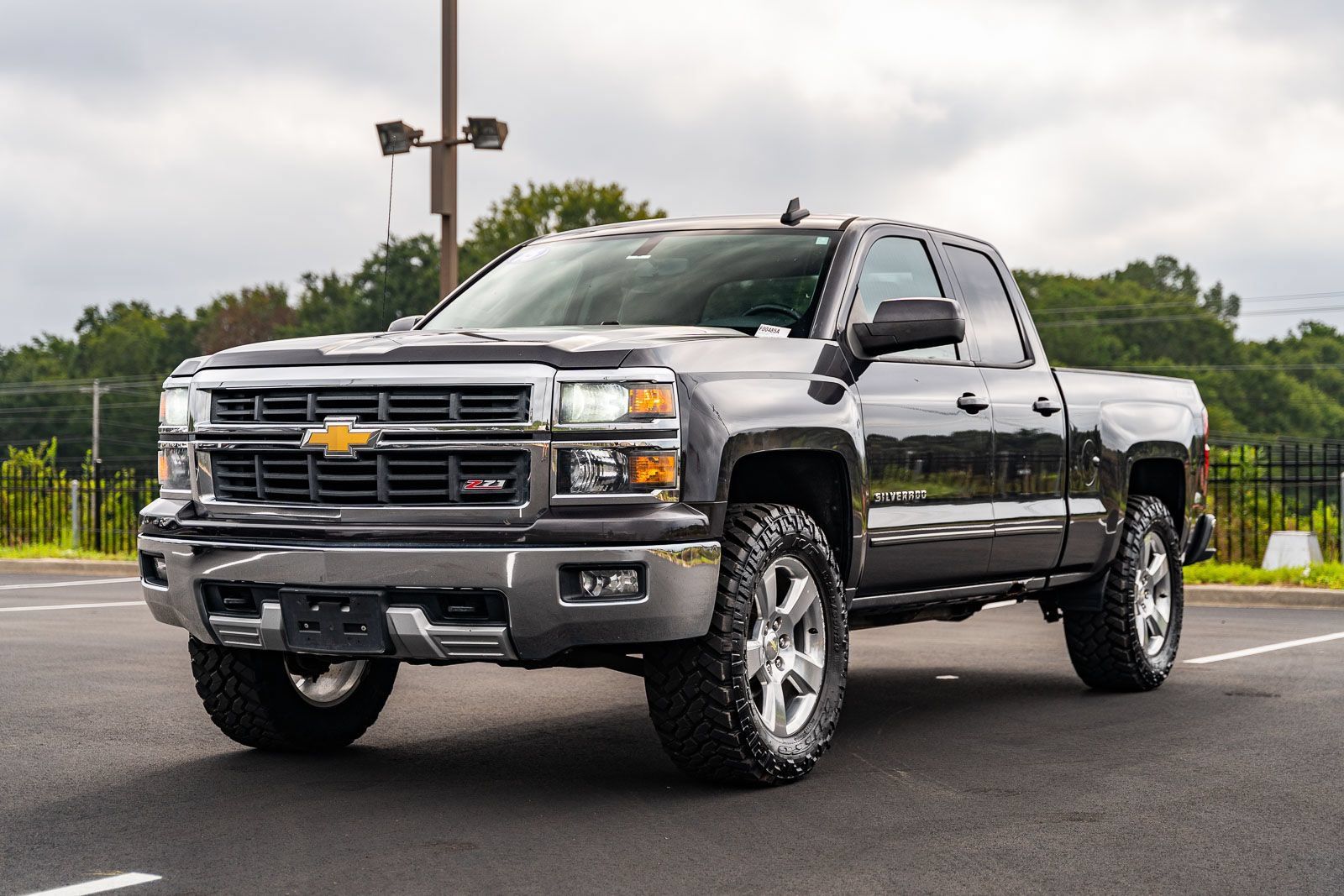 Used 2015 Chevrolet Silverado 1500 LT w/ LT Convenience Package AWD/4WD image 3