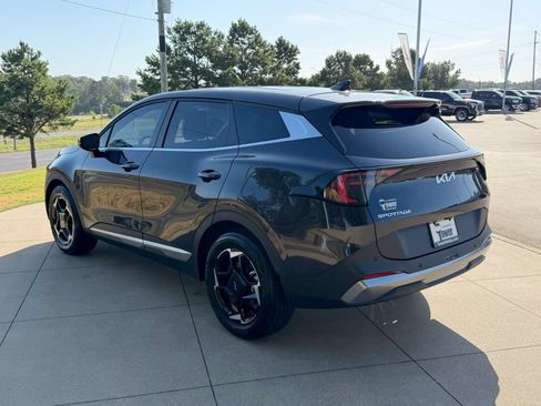 Used 2026 Kia Sportage EX FWD image 4