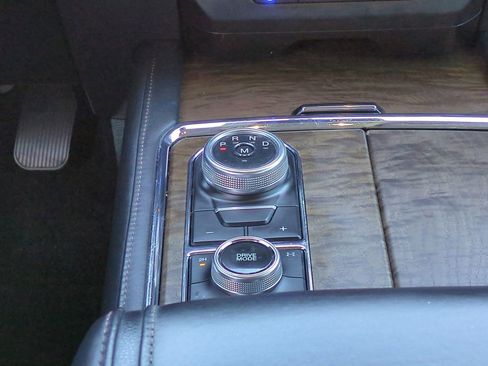 Certified 2021 Ford Expedition Platinum image 19