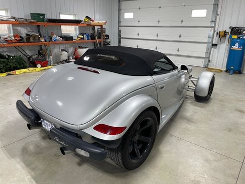 Used 2000 Plymouth Prowler image 7