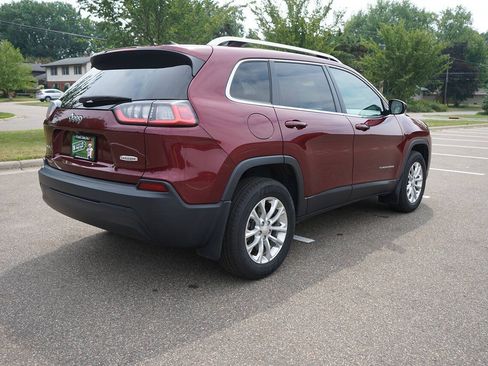 Used 2019 Jeep Cherokee Latitude w/ Cold Weather Group AWD/4WD image 7