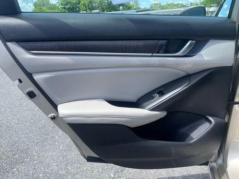 Used 2018 Honda Accord EX-L image 18