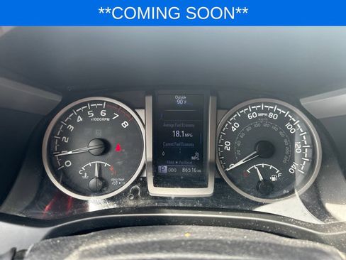 Used 2017 Toyota Tacoma SR5 w/ Tow Package AWD/4WD image 11