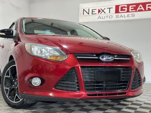 Used 2014 Ford Focus SE w/ Equipment Group 201A FWD image 3