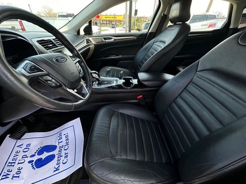 Used 2016 Ford Fusion SE w/ Equipment Group 202A image 11