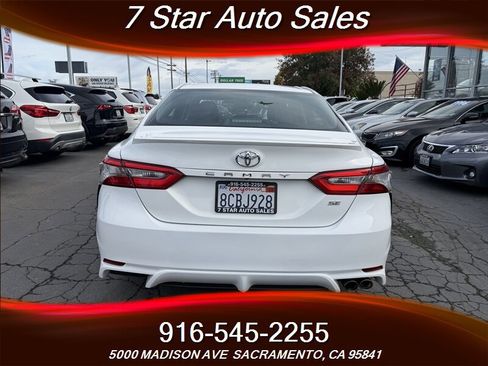 Used 2018 Toyota Camry SE image 5