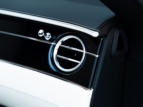 Used 2024 Bentley Continental GT V8 image 51