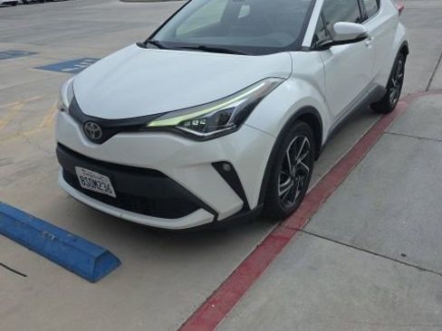 Used 2020 Toyota C-HR Limited FWD image 1