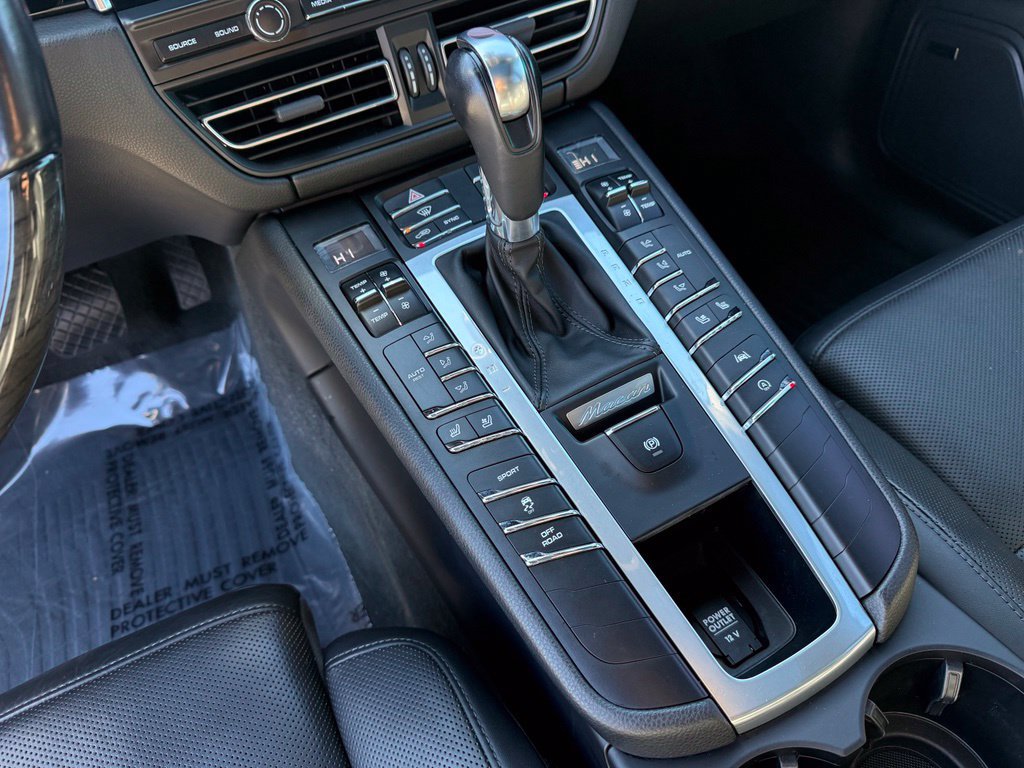 Used 2021 Porsche Macan AWD/4WD image 14