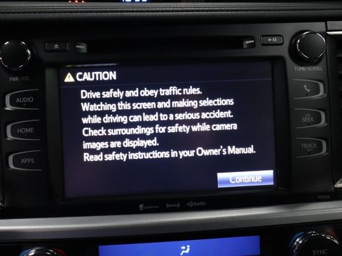 Used 2017 Toyota Highlander Plus AWD/4WD image 15